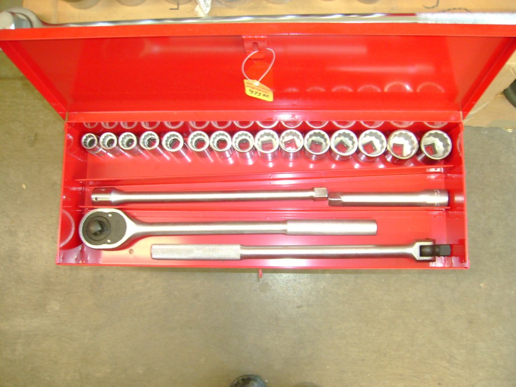 19 Piece Three Quarter Inch Drive Chrome Set PROTO J55200 Taylor